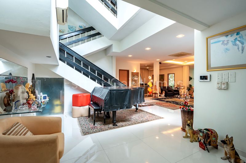 7 Bed Bungalow (Landed) for Sale in  Grange Road - Image 11